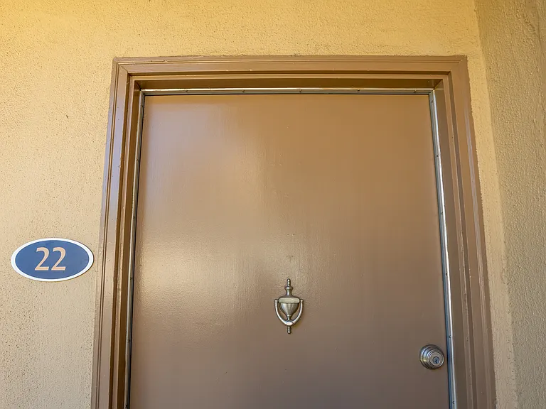 1515 The Glens Apartments — Photo 14