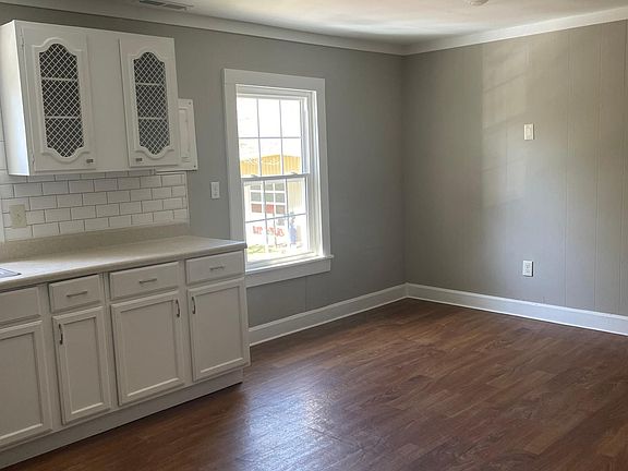 4th image of 214 Chambers St APT 1