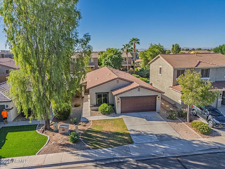 45023 W Miramar Rd — Photo 5