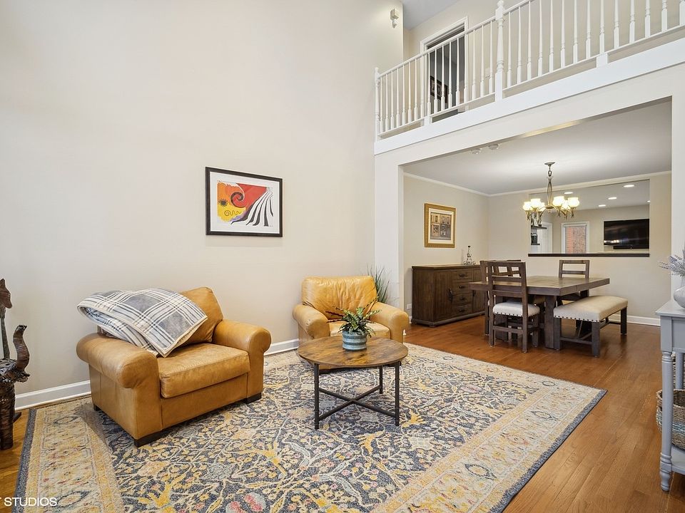 2018 Illinois Rd, Northbrook, IL 60062 | Zillow
