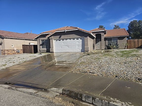 2nd image of 15743 Sapphire St