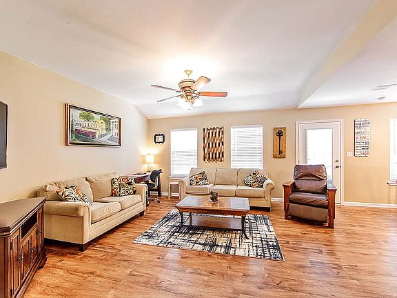 5th image of 291 Baptiste Cir
