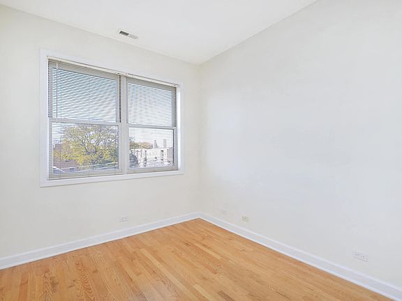 5th image of 1500 N Damen Ave #C2s