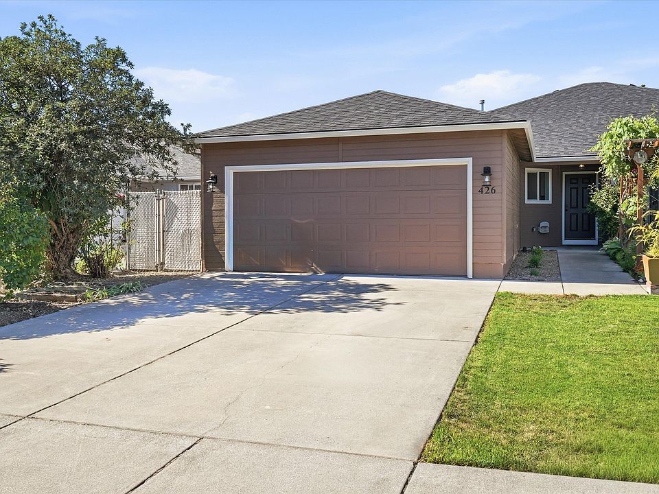1st image of 426 Crystal Dr
