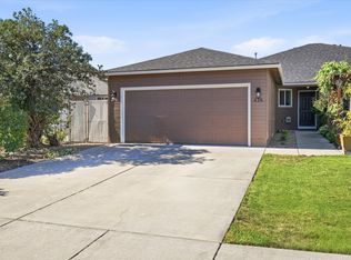 426 Crystal Dr, Eagle Pt, OR 97524