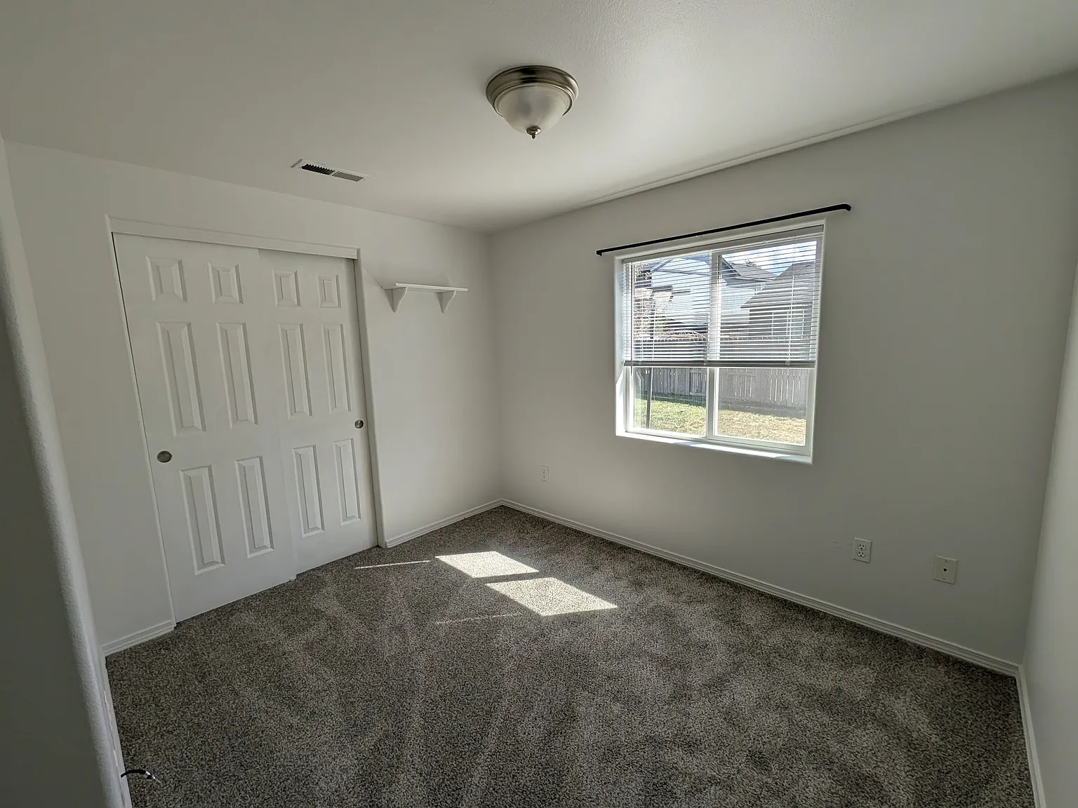 3 bed, 1148 sqft, $1,950 — Photo 4