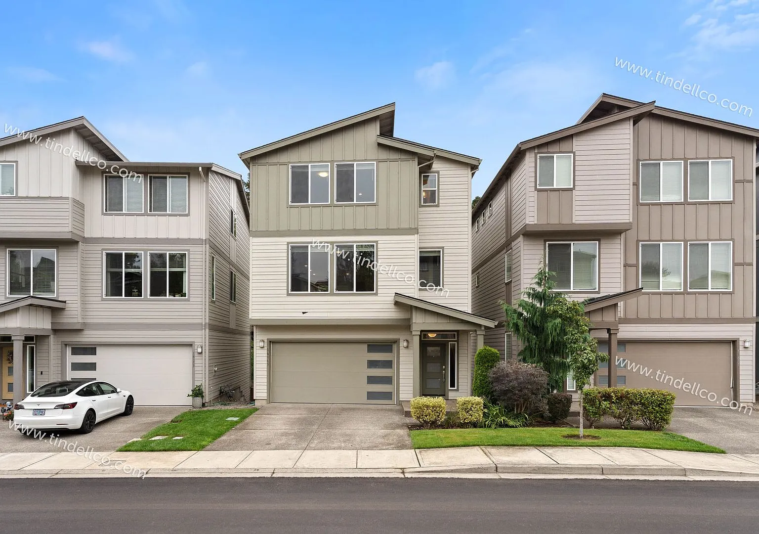 Modern 3-Bedroom Home with Spacious Bonus Room in Desirable Happy Valley! — Photo 1
