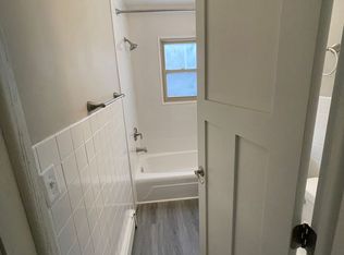 1807 E 3rd St APT 8, Duluth, MN 55812