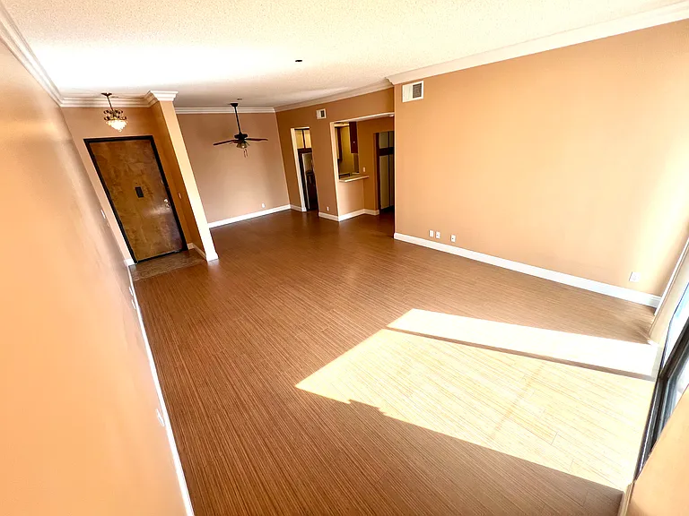 533 S Saint Andrews Pl #416 — Photo 1