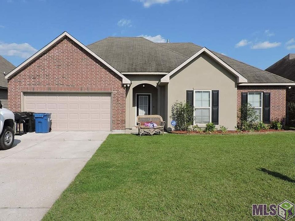 1st image of 17084 Jamestowne Dr