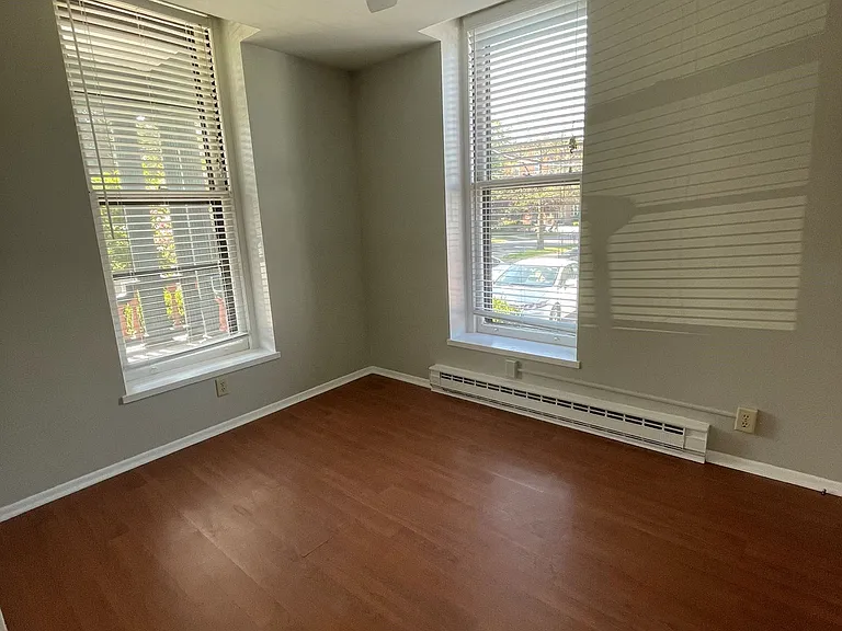 Skidmore Apartments — Photo 19