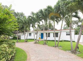 862 NE 111th St, Biscayne Park, FL 33161