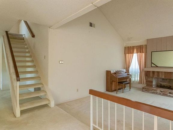5th image of 2704 Cedar Wood Pl