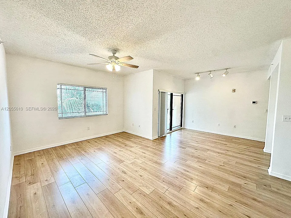 2807 Veronia Dr #301