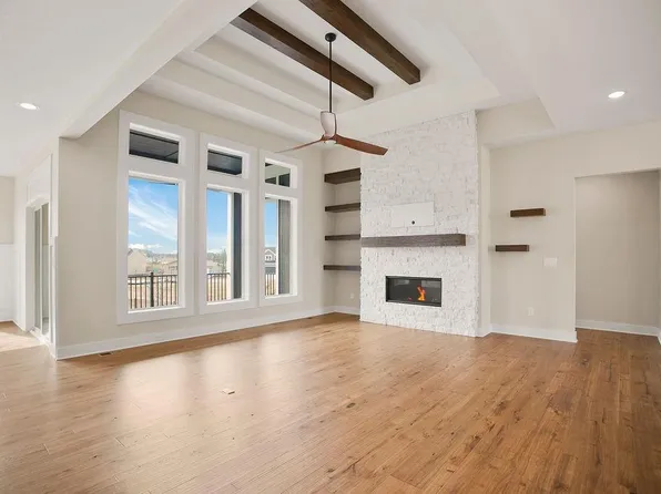 17521 Manor St, Overland Park, KS 66085