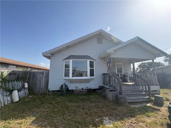 630 Scotland Dr, Corpus Christi, TX 78418
