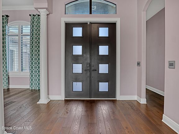 5th image of 8011 Barrosa Cir