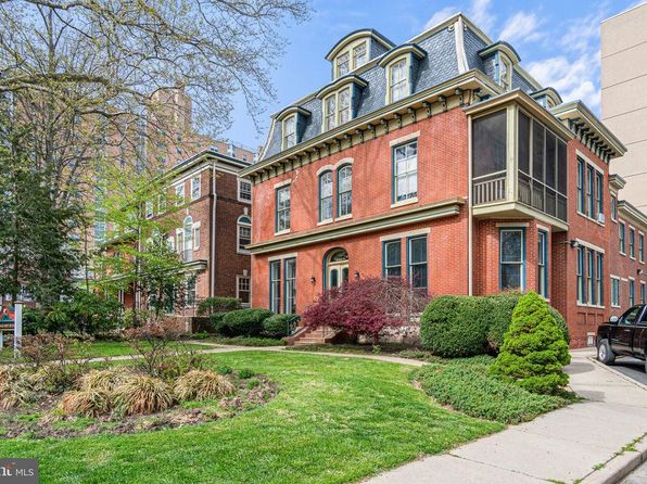 1211 Delaware Ave #203