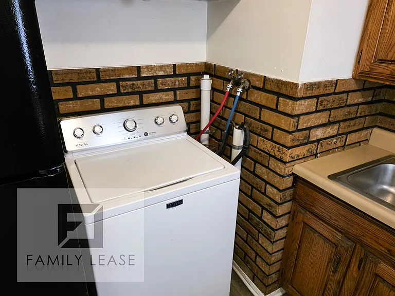 732 Saint Nicholas Dr — Photo 12