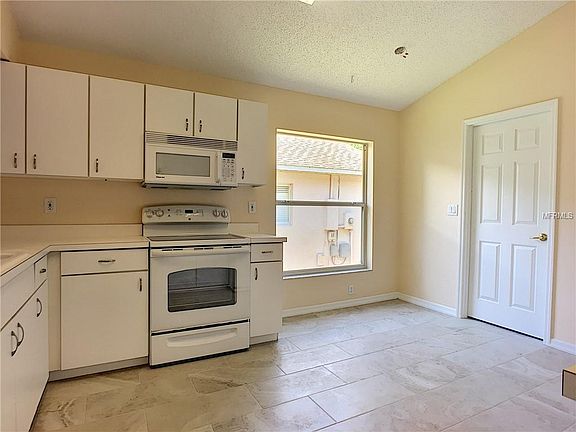4th image of 3829 Westerham Dr