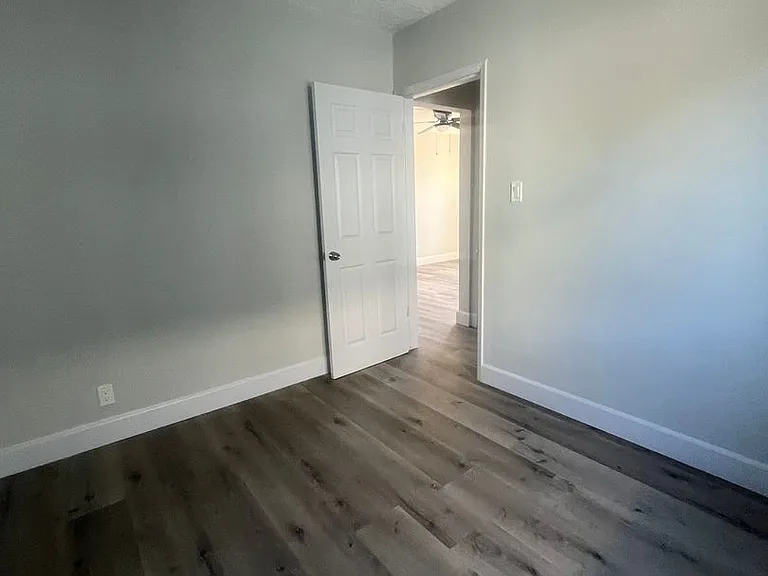 8460 S Avalon Blvd — Photo 6