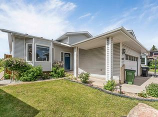 3332 43rd St NW, Edmonton, AB T6L 6A4
