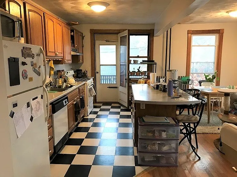 501 N Tioga Street — Photo 3