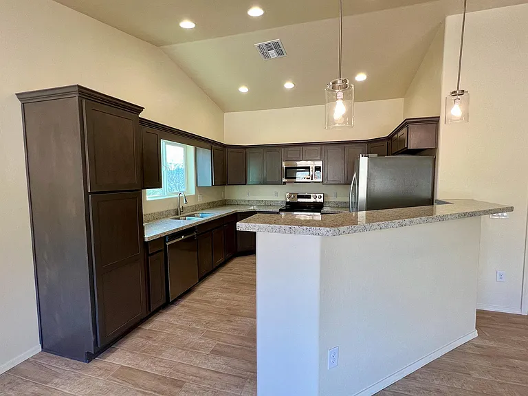 1563 Ovalo Ct — Photo 2