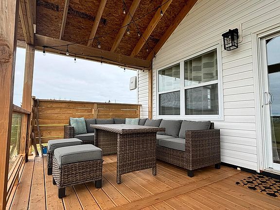4th image of 38 Basinview Cres