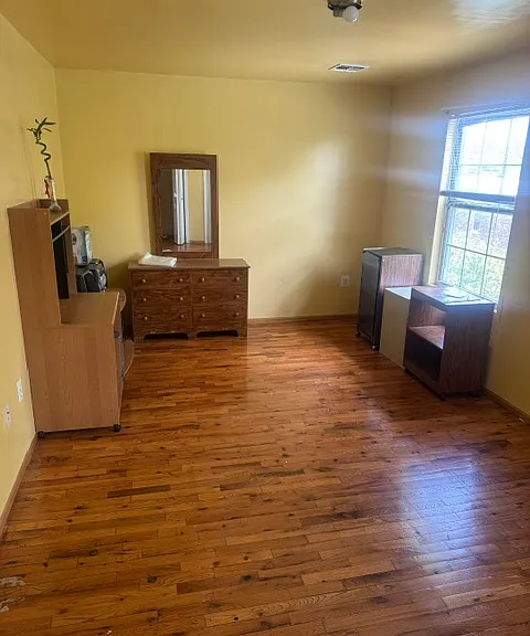 206 Boyd Ave — Photo 1