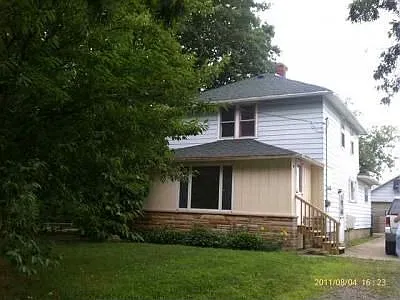 230 S Main St photo 1