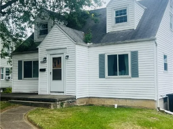 1705 Roemer Blvd, Farrell, PA 16121