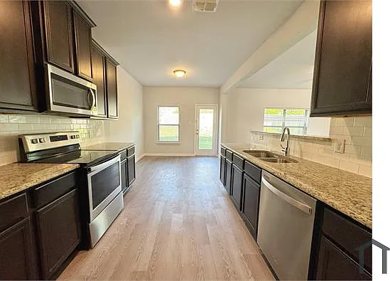 2950 Parker Rd — Photo 19