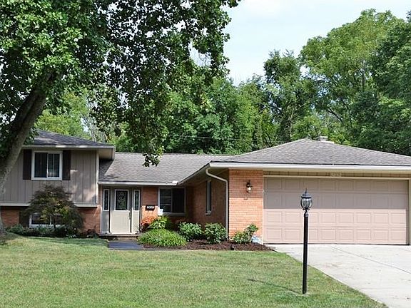 2nd image of 5812 Pondview Dr
