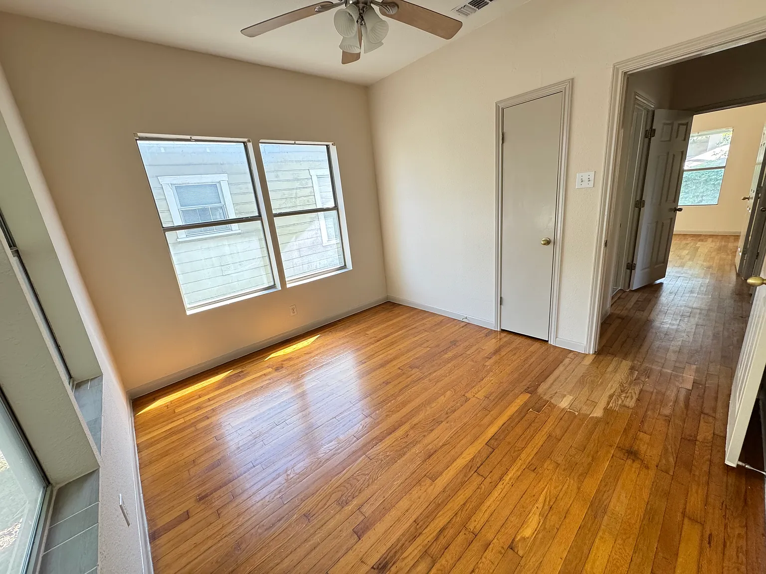 709 E. Elmira St. — Photo 2
