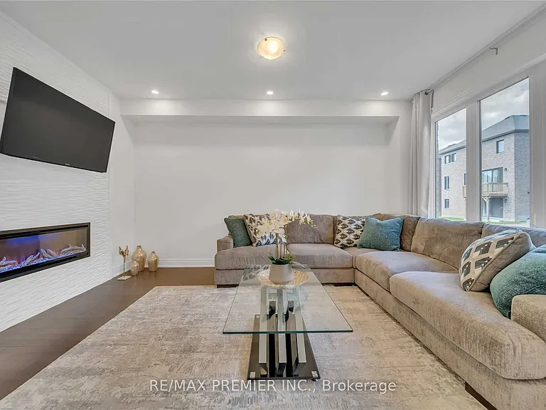 220 Seaview Hts — Photo 9