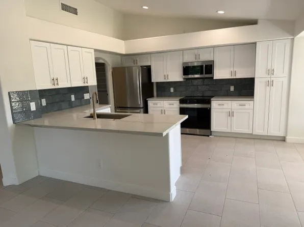 6401 W Behrend Dr, Glendale, AZ 85308