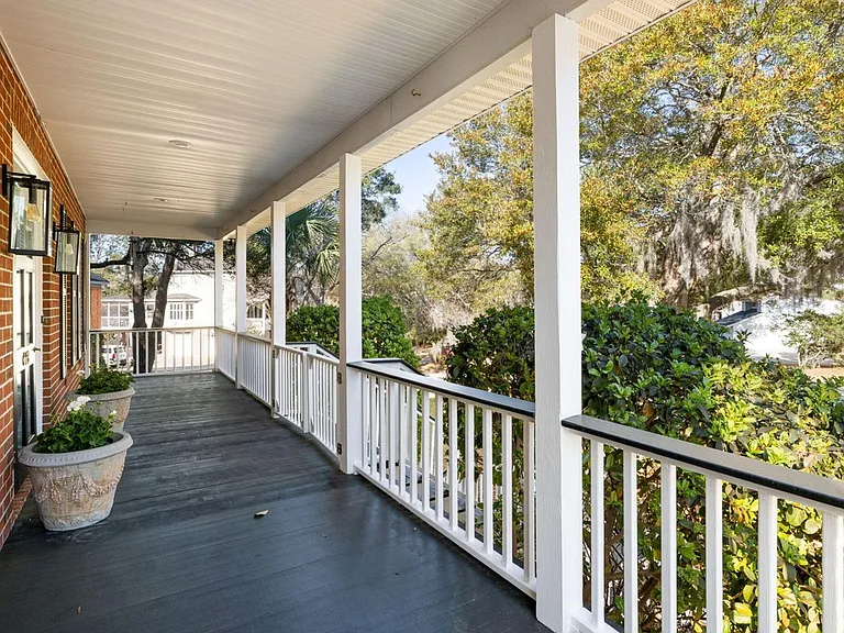 669 Palisades Dr — Photo 3