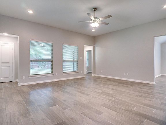 5th image of 407 Lynda Ct
