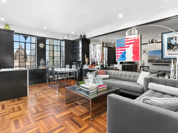 320 East 42nd Street image 1 of 25