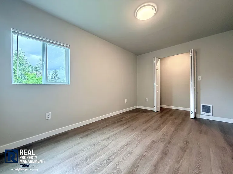 Hallassan Investments - Woo - 204-212 — Photo 22