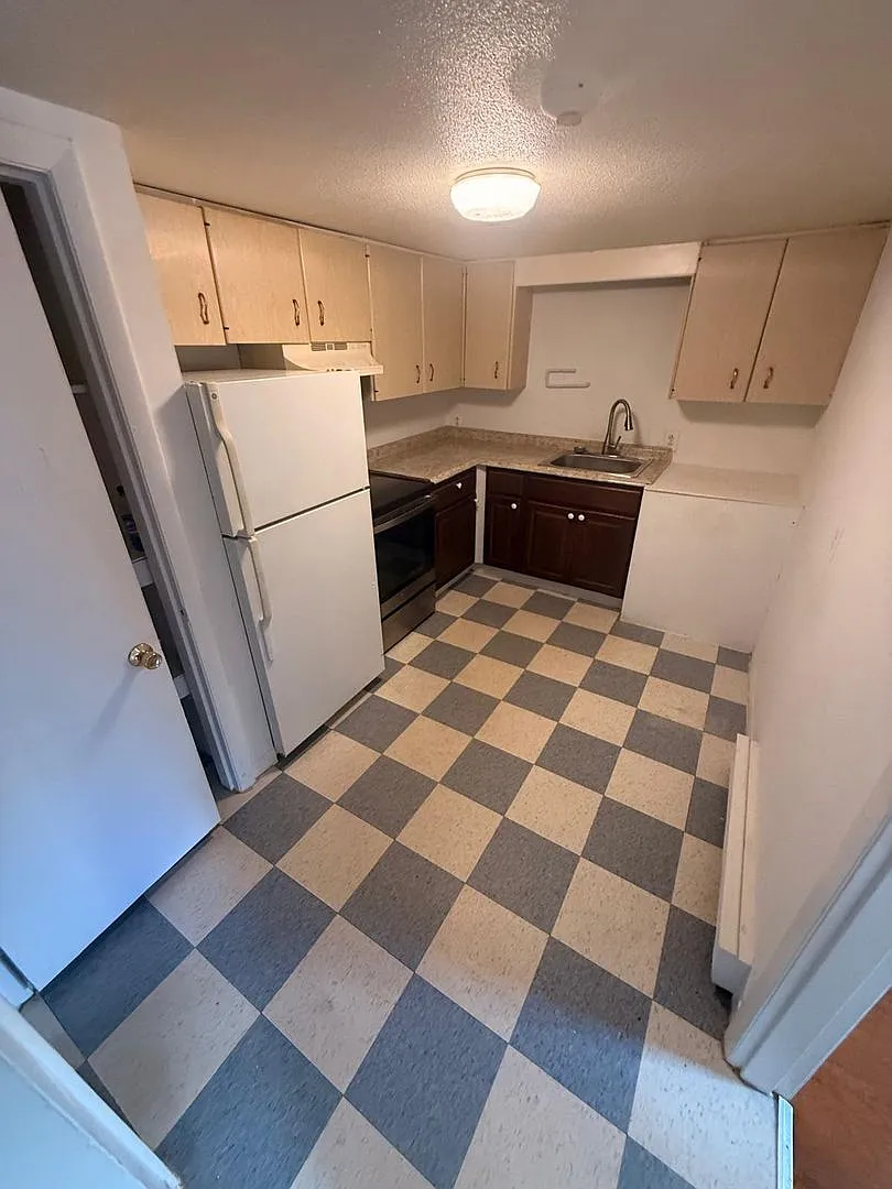 50 E Main Street — Photo 1