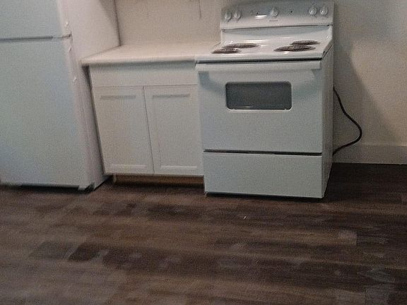 4th image of 2311 Redwood Dr
