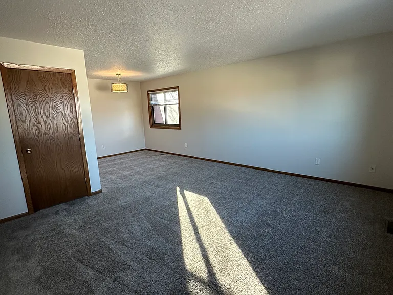 225 Heather Ln #4 — Photo 7