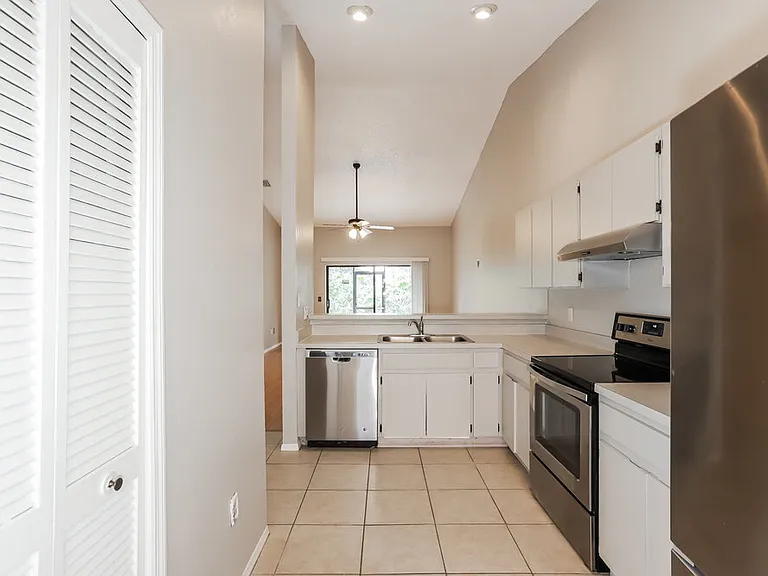 1604 Sanderling Ct — Photo 8