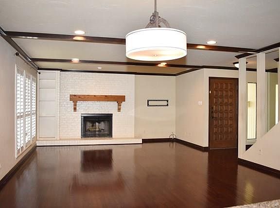 2nd image of 2915 Shady Knoll Ln