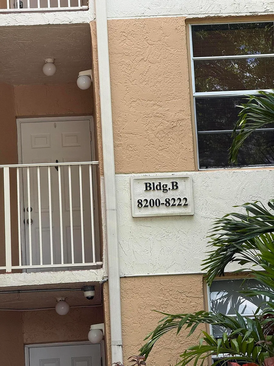 Building Photo - 8204 NW 24th St #8204