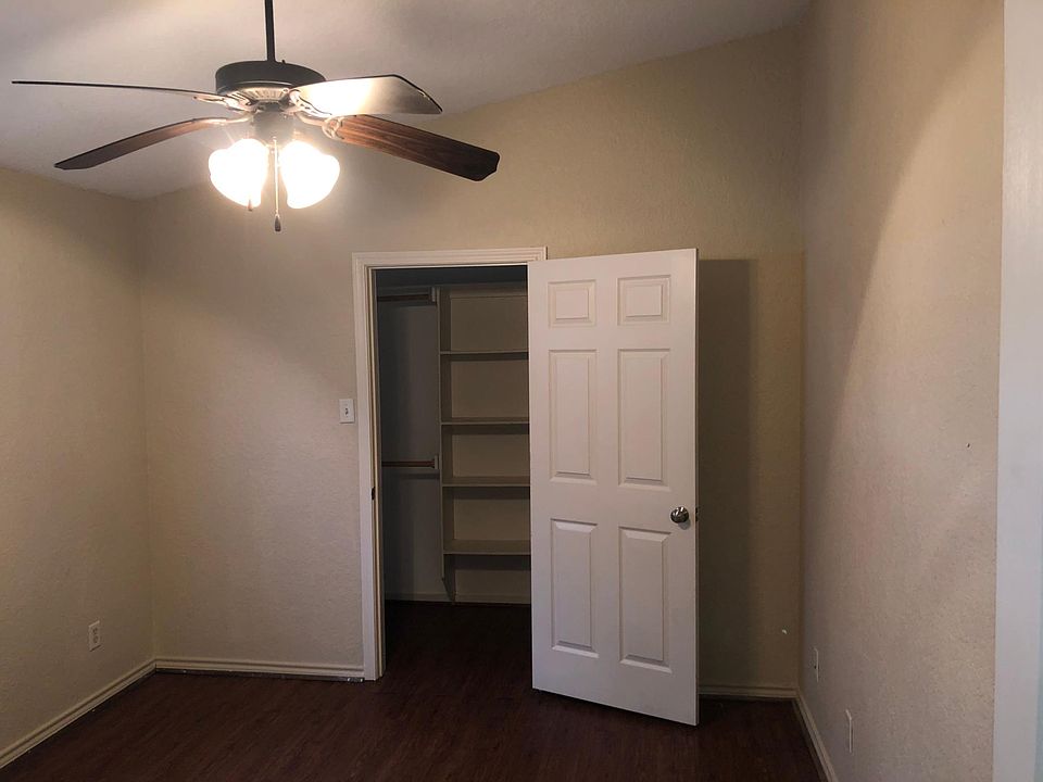 1st image of 204 W Market St #1