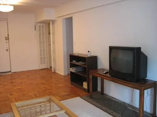 Rented by R New York | media 7