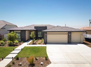 915 Brookline Ln, Bakersfield, CA 93314